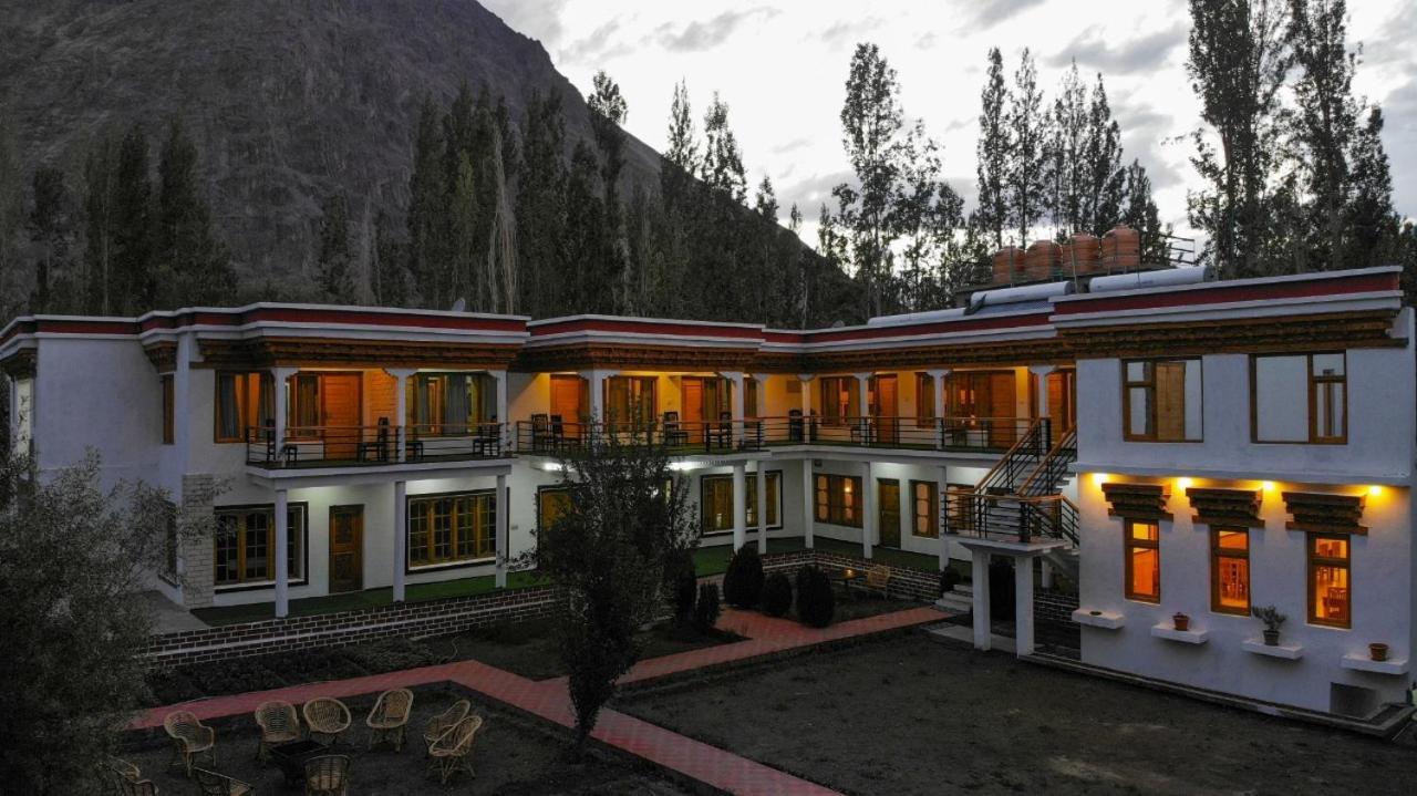 Hotel Nubra Residency Charāsa Exterior foto